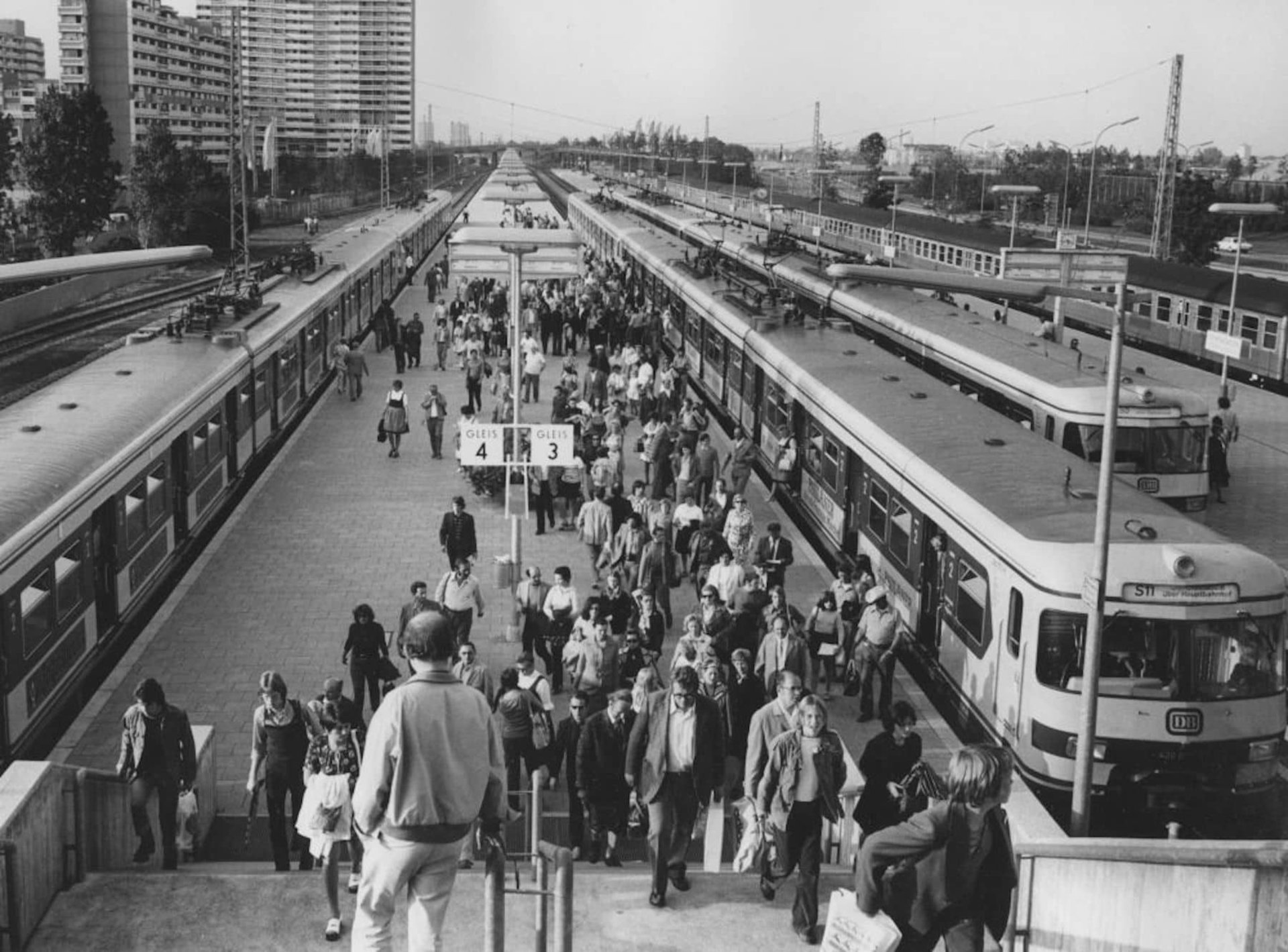 Münchner Olympia-S-Bahnhof in den 70ern